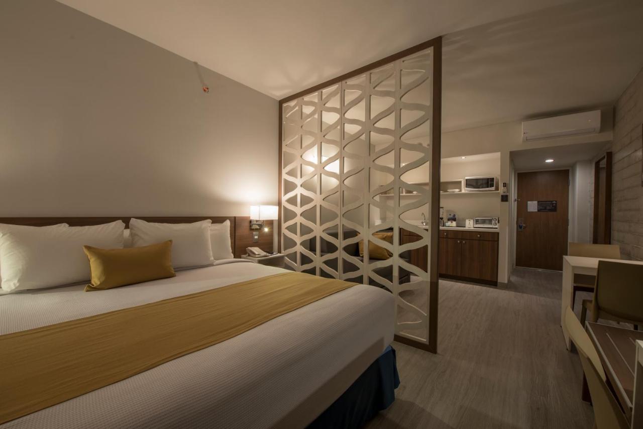 Microtel Inn & Suites By Wyndham Guadalajara Sur Palomar Exteriér fotografie