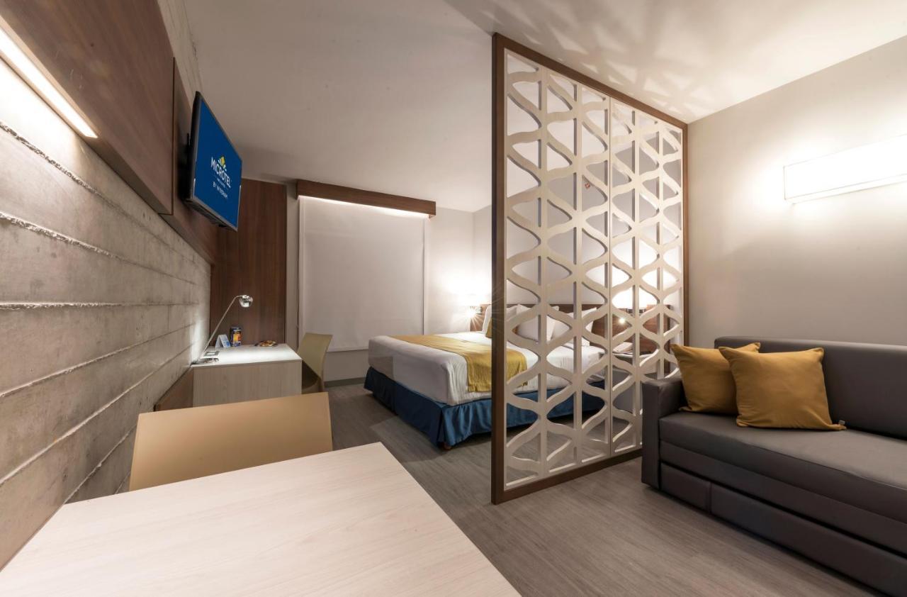 Microtel Inn & Suites By Wyndham Guadalajara Sur Palomar Exteriér fotografie